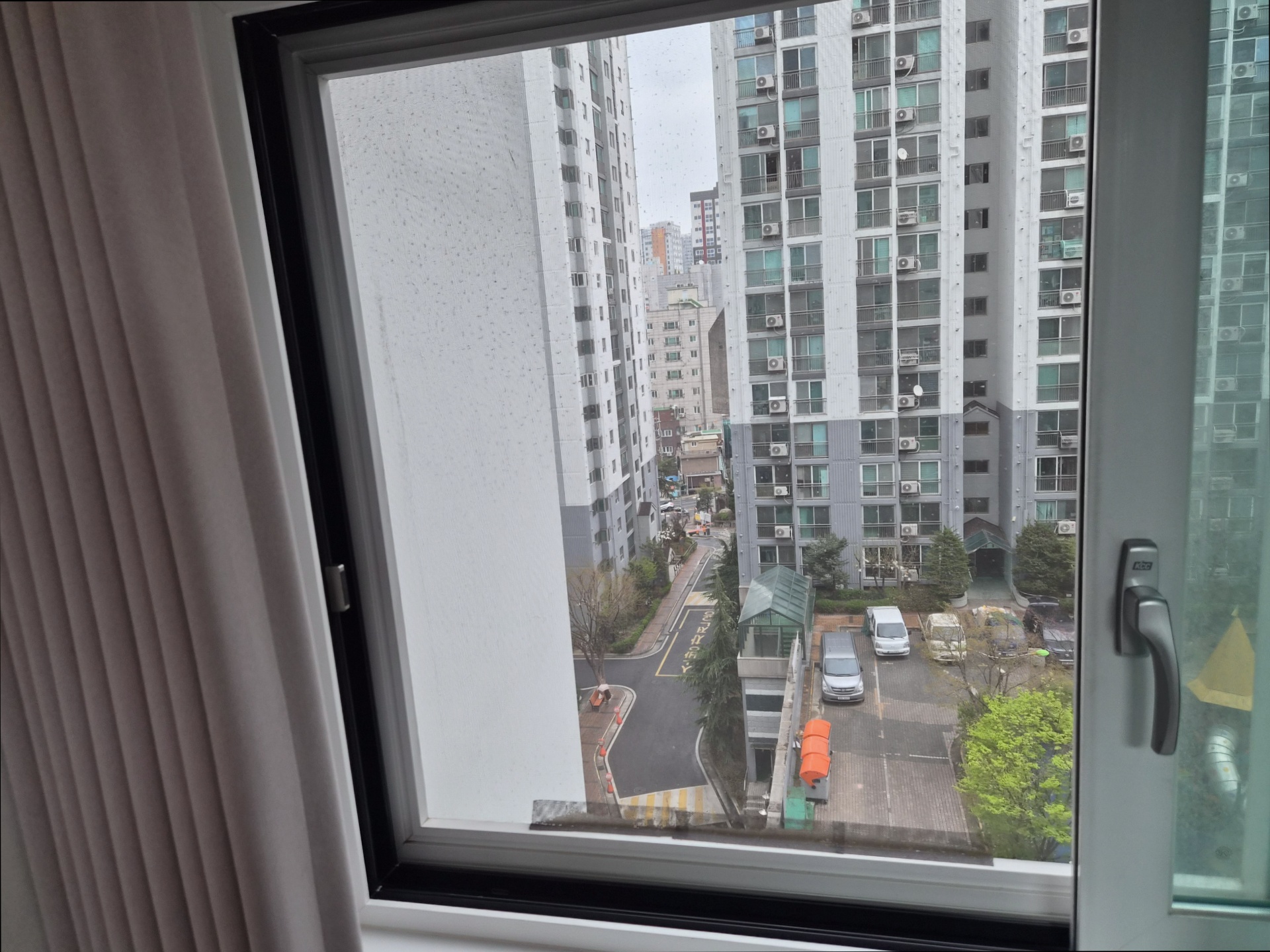 인천 동구 만석동 방충망 교체 시공사진 2