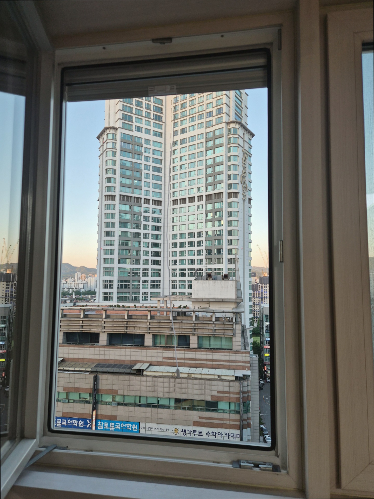 인천 연수구 송도동 방충망 교체 시공사진 3